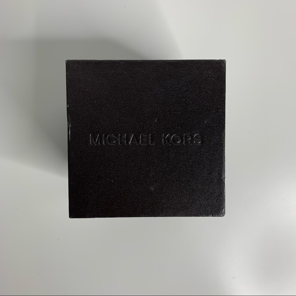 Michael Kors Skyler Rose Gold Watch - Picture 13 of 14